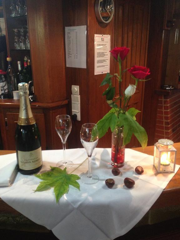 Logis - Hotel & Restaurant Moulin Des Forges Saint-Omer-en-Chaussee Luaran gambar