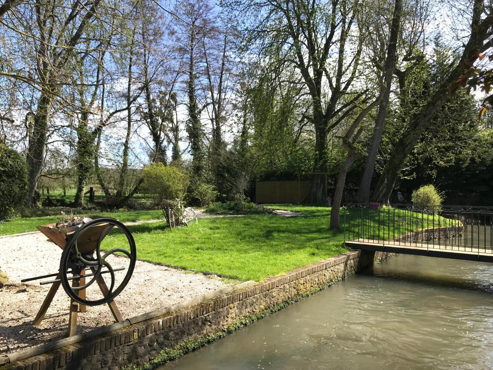 Logis - Hotel & Restaurant Moulin Des Forges Saint-Omer-en-Chaussee Luaran gambar